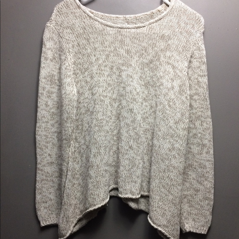 Pull over sweater
